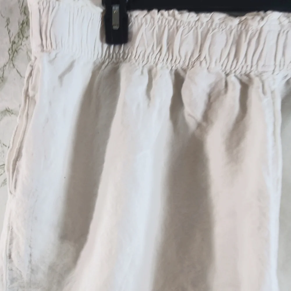 H & M White Linen Blend Shorts